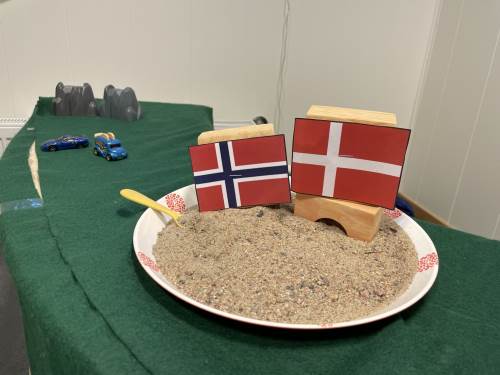 Vi har lært om hvordan Danmark bestemte over Norge, men så fikk endelig Norge lov til å lage sin egen lov!